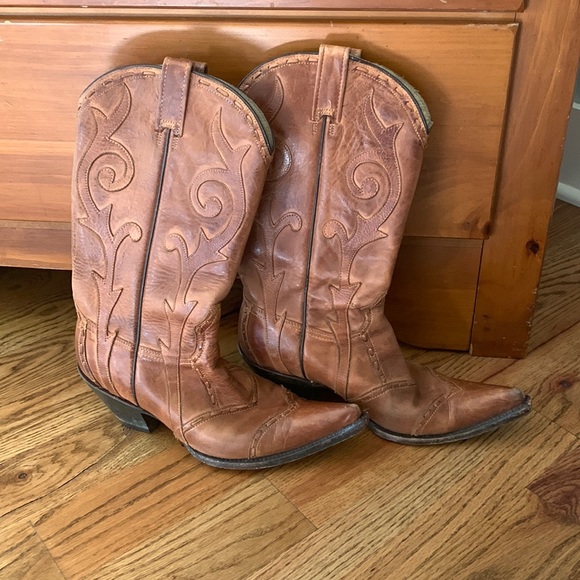 Stetson Shoes - John b Stetson pointed toe leather boots!